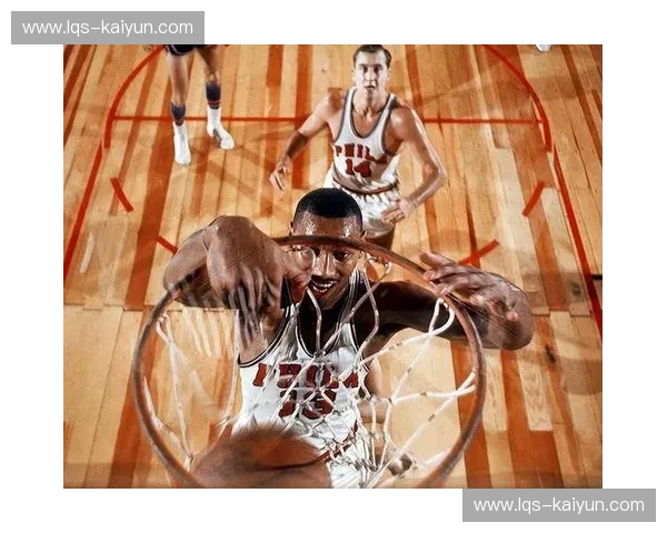 张伯伦vs全人类：那个让规则与逻辑集体失效的“篮球上帝”